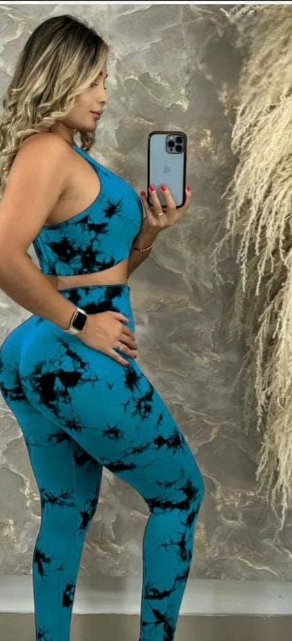 Conjunto de licra larga y top marmoleado