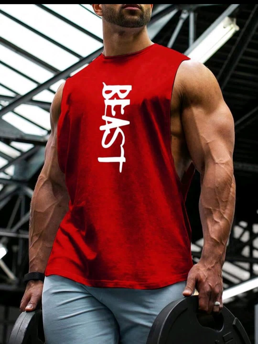 Camiseta roja con letrero frontal BEAST